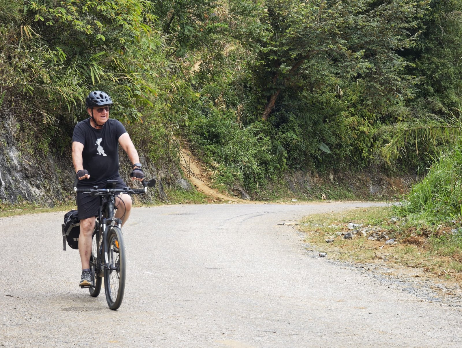 25 Days Cycling and Trekking from Luang Prabang to Hanoi